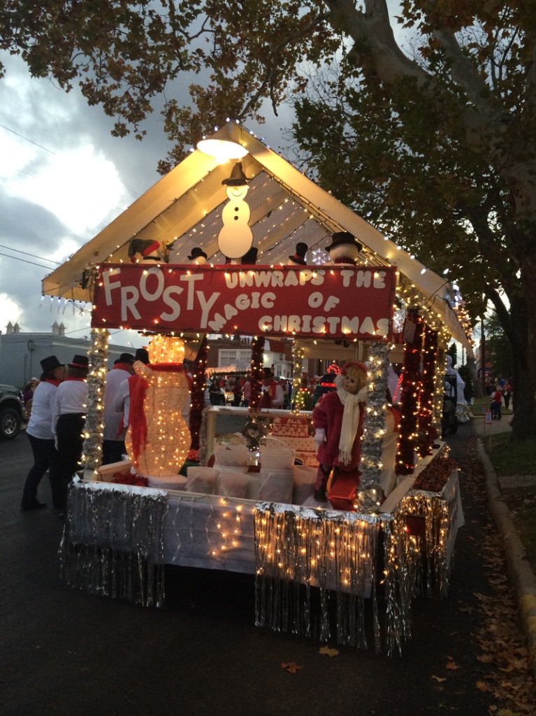 Downtown Brenham Christmas Stroll & Lighted Parade KTEX 106.1