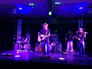 10632743_954433367975855_171599237439246420_n