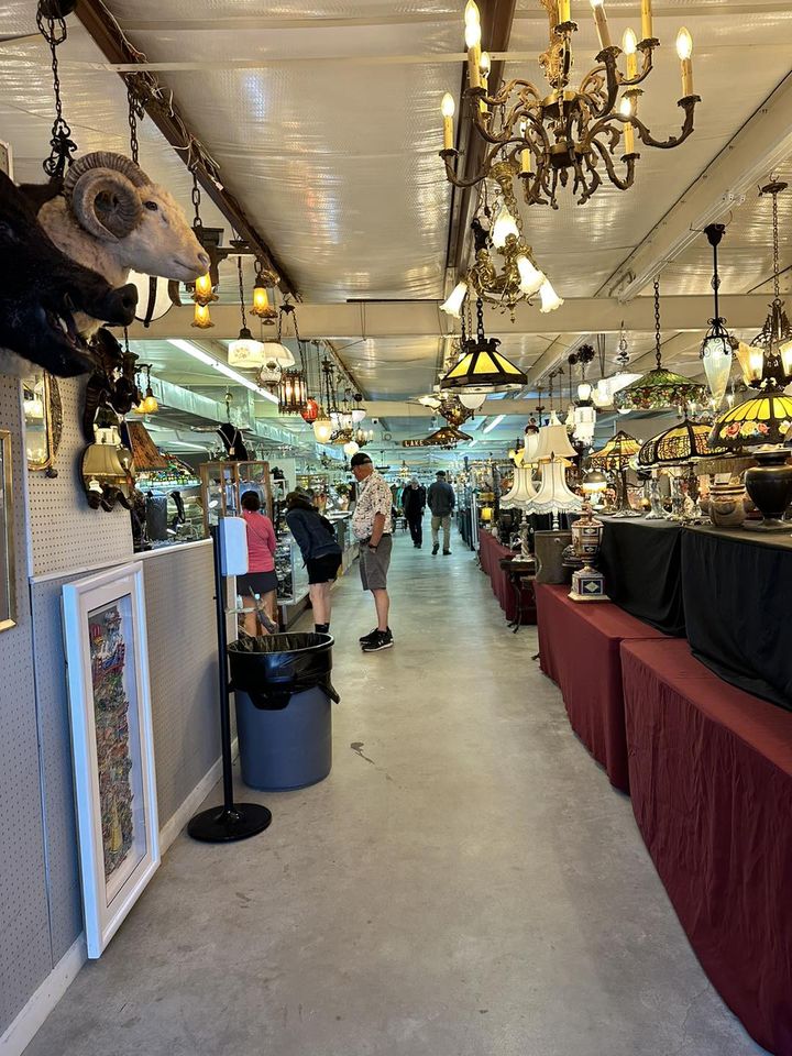 Round Top Spring Antique Show KTEX 106.1