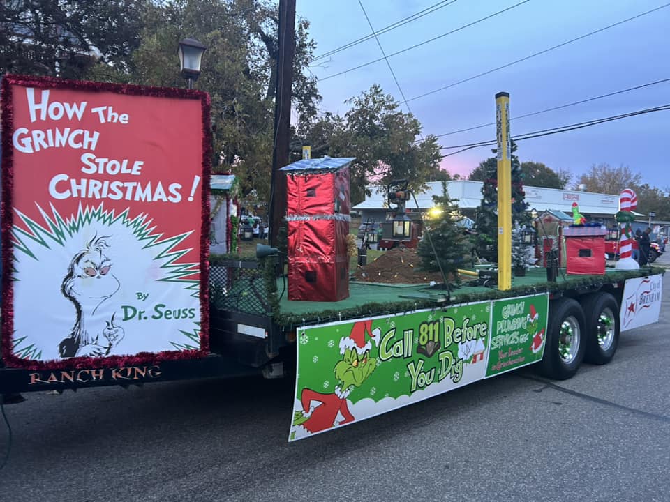 Downtown Brenham Christmas Stroll and Lighted Parade KTEX 106.1